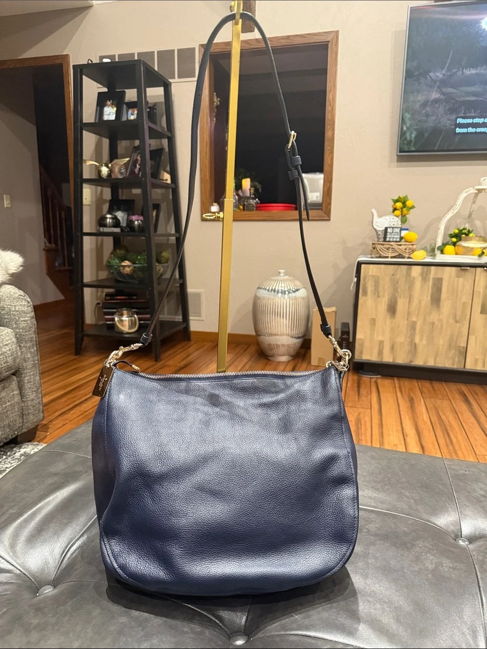 Coach Turnlock Hobo Bag Navy Blue Pebbled Leather Gold-Tone Hardware